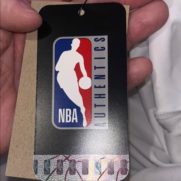 Women’s Charlotte Hornets White Polo Shirt NWT Womens XL - Picture 6 of 6